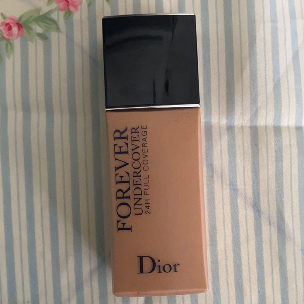 Dior #033 Forever Undercover foundation